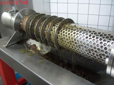 Eine moderne Olivenlpresse