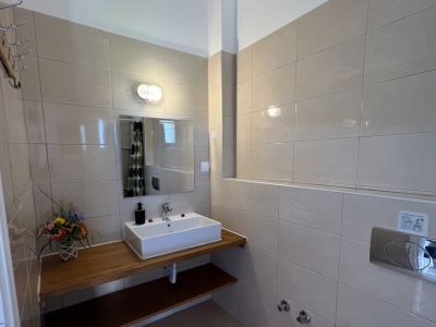 badezimmer renoviert im kleinen familienhotel naturnah reisen